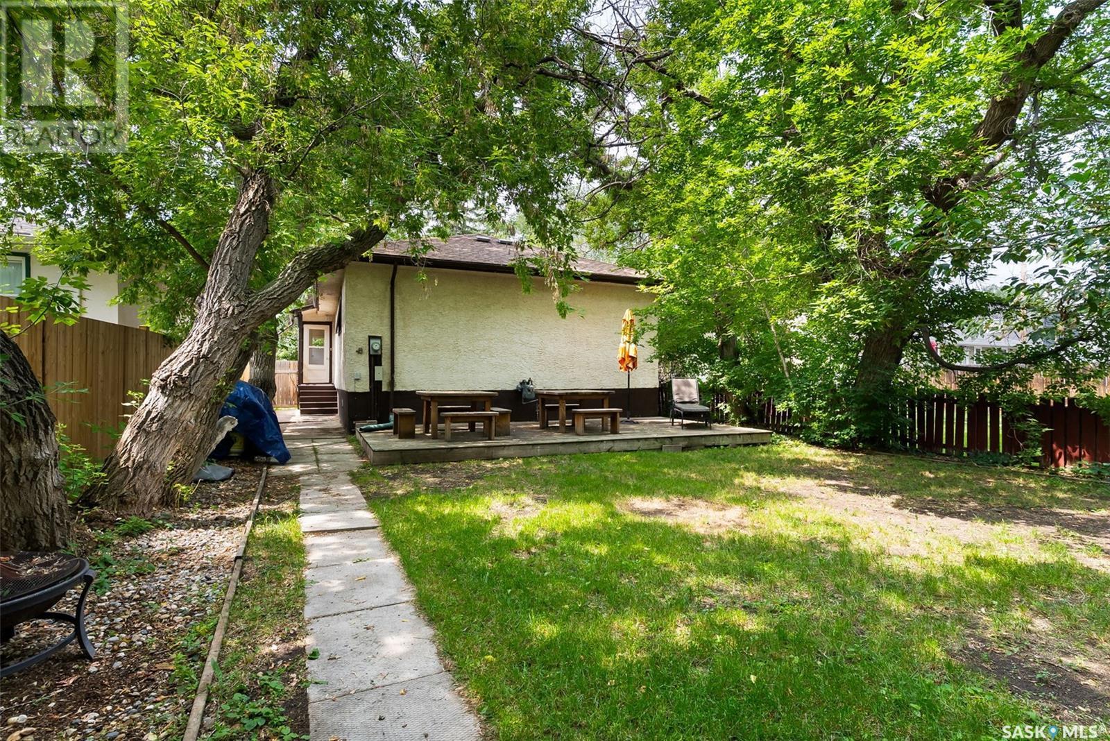 Single Family House Bungalow for Sale in  Grey STREET Regina 