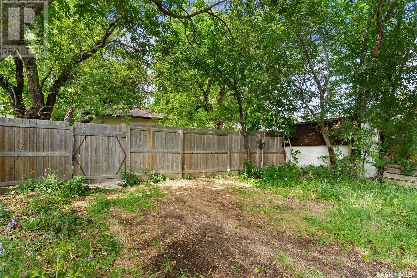 Single Family House Bungalow for Sale in  Grey STREET Regina 
