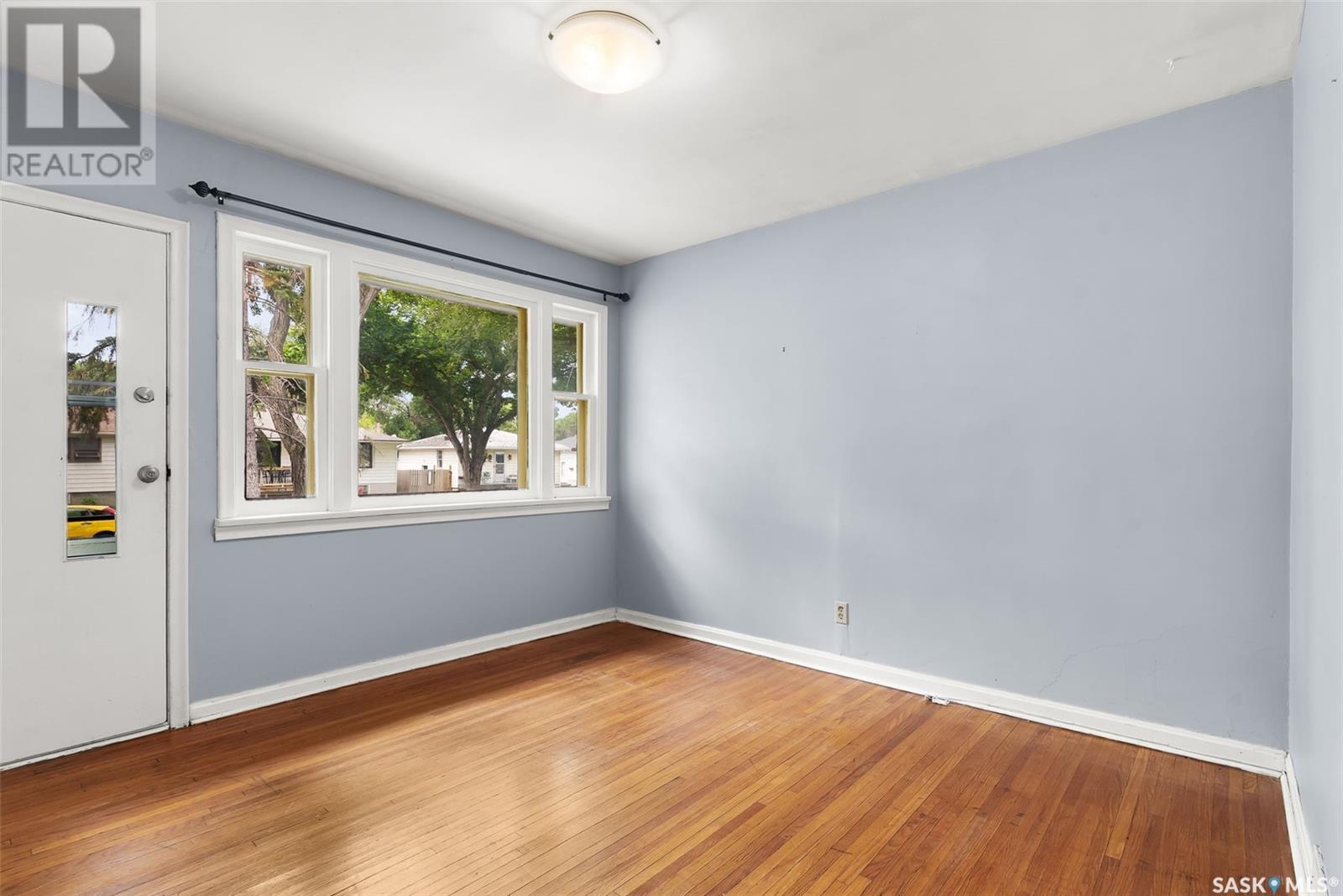 Single Family House Bungalow for Sale in  Grey STREET Regina 