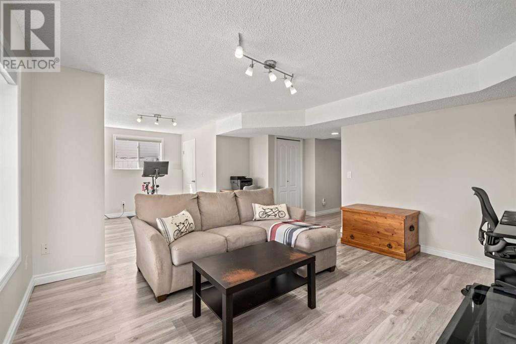 Single Family House for Sale in  Hidden Ranch Boulevard NW Hidden Valley Calgary 