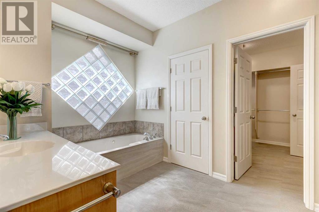 Single Family House Bungalow for Sale in  Evergreen View SW Evergreen Calgary 