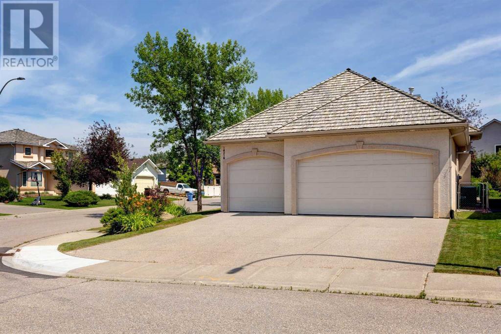 Single Family House Bungalow for Sale in  Evergreen View SW Evergreen Calgary 