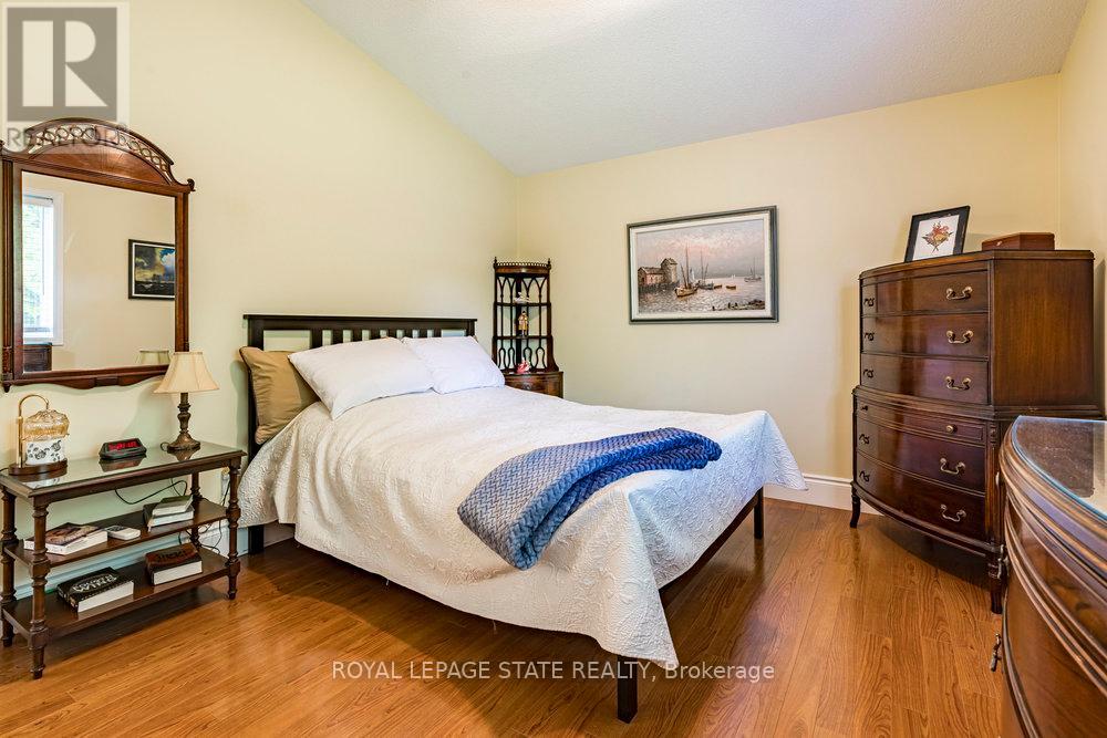 Photo 15 of 1510 Norwood Avenue, Burlington ON