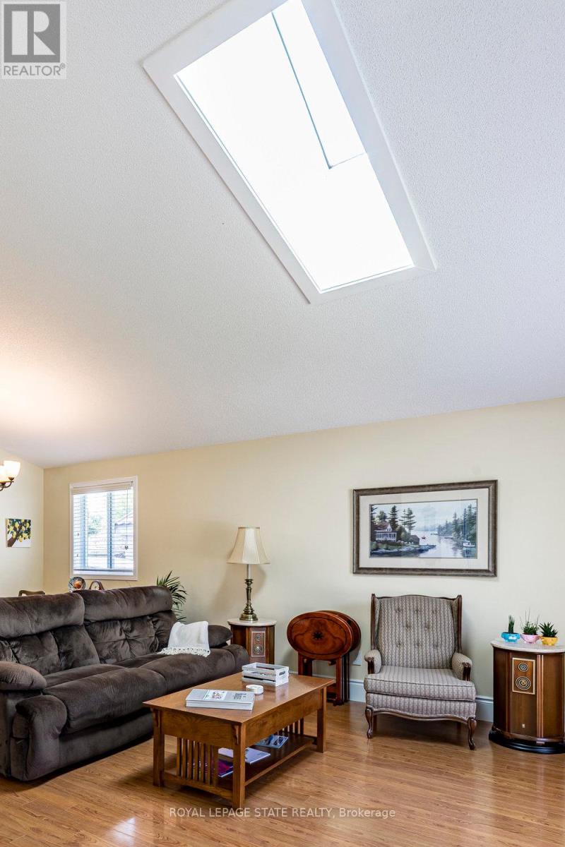 Photo 9 of 1510 Norwood Avenue, Burlington ON