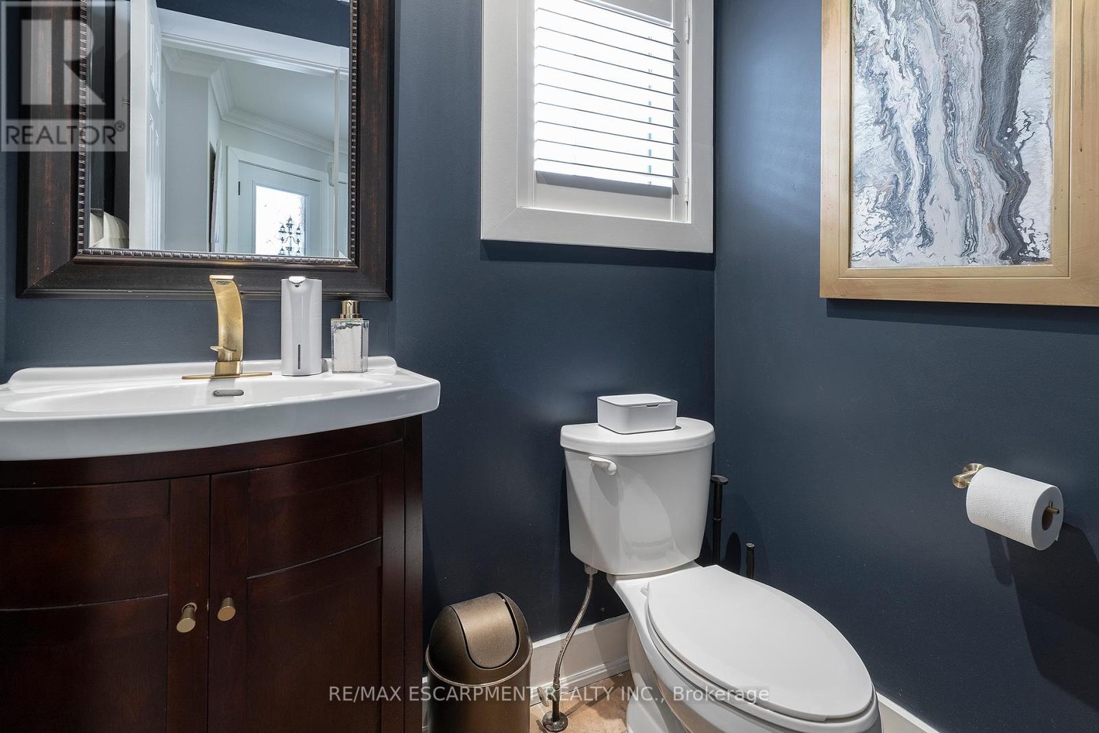 Photo 18 of 3770 Forest Bluff Crescent, Mississauga ON