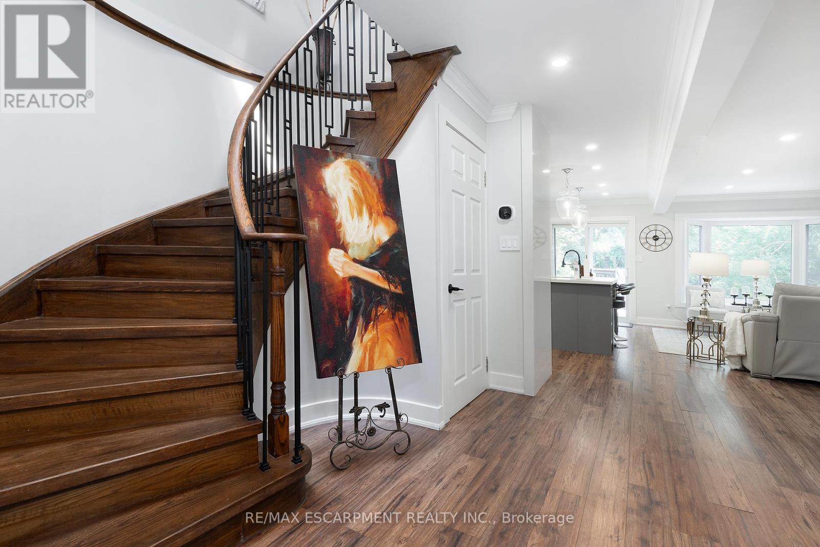 Photo 19 of 3770 Forest Bluff Crescent, Mississauga ON