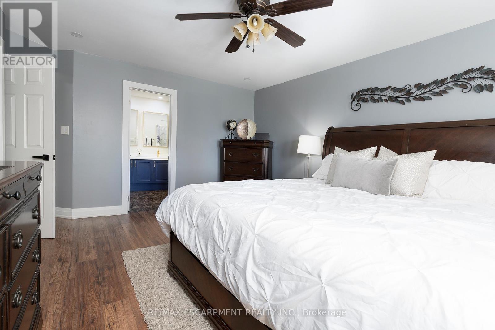 Photo 22 of 3770 Forest Bluff Crescent, Mississauga ON