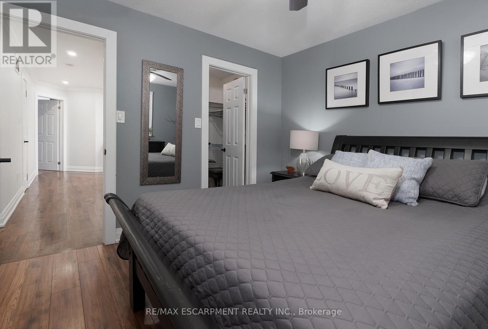 Photo 25 of 3770 Forest Bluff Crescent, Mississauga ON