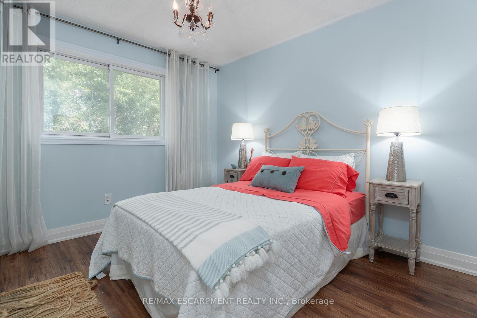 Photo 27 of 3770 Forest Bluff Crescent, Mississauga ON