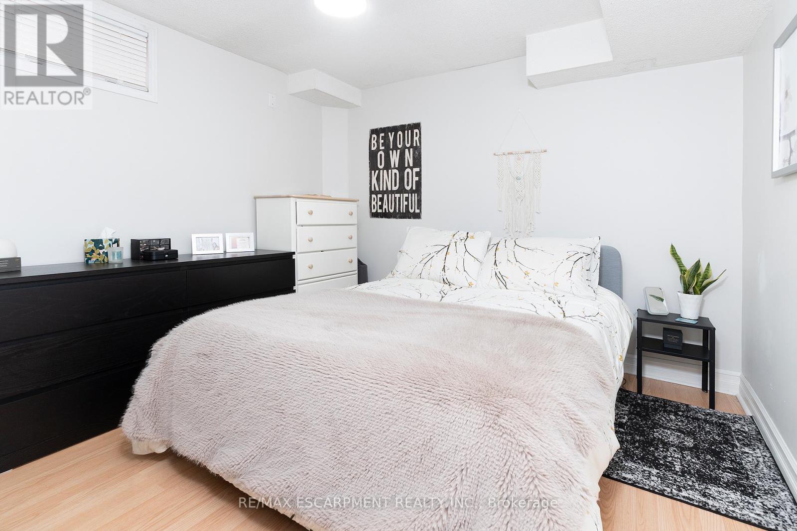Photo 31 of 3770 Forest Bluff Crescent, Mississauga ON