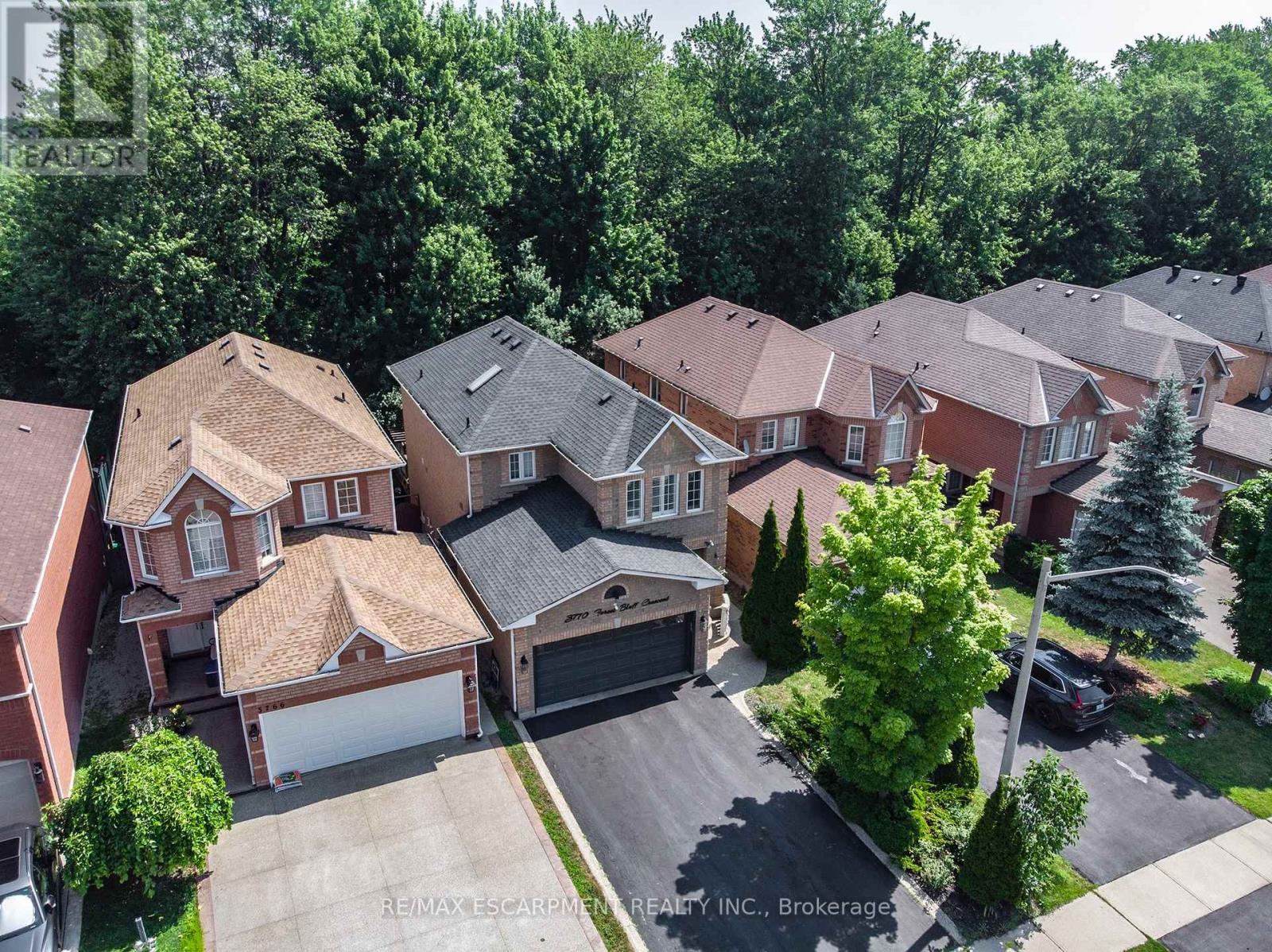 Photo 46 of 3770 Forest Bluff Crescent, Mississauga ON