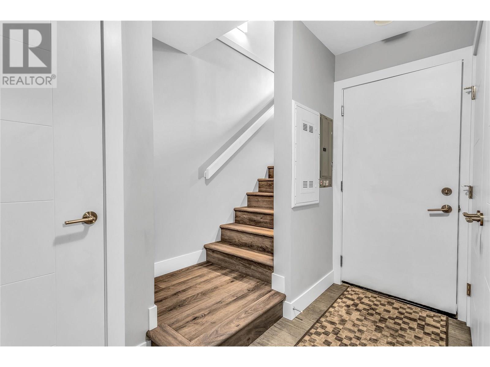 9 1102 Cameron Avenue, Kelowna