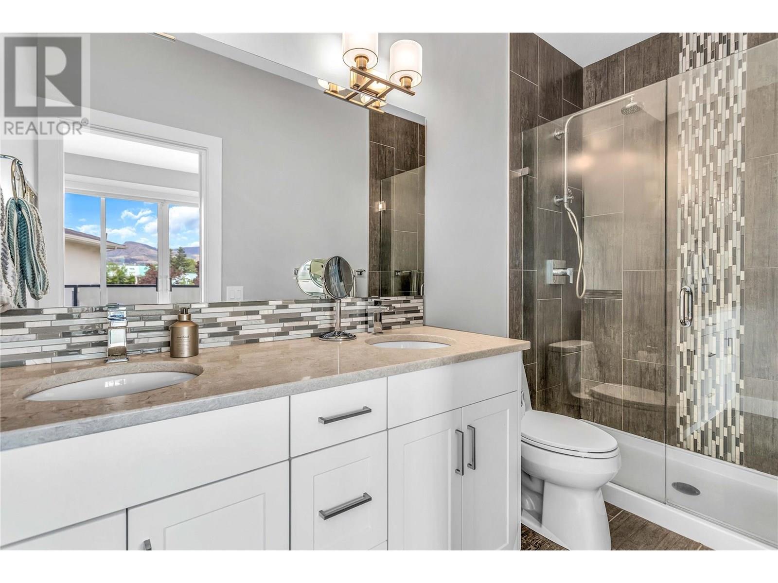 9 1102 Cameron Avenue, Kelowna