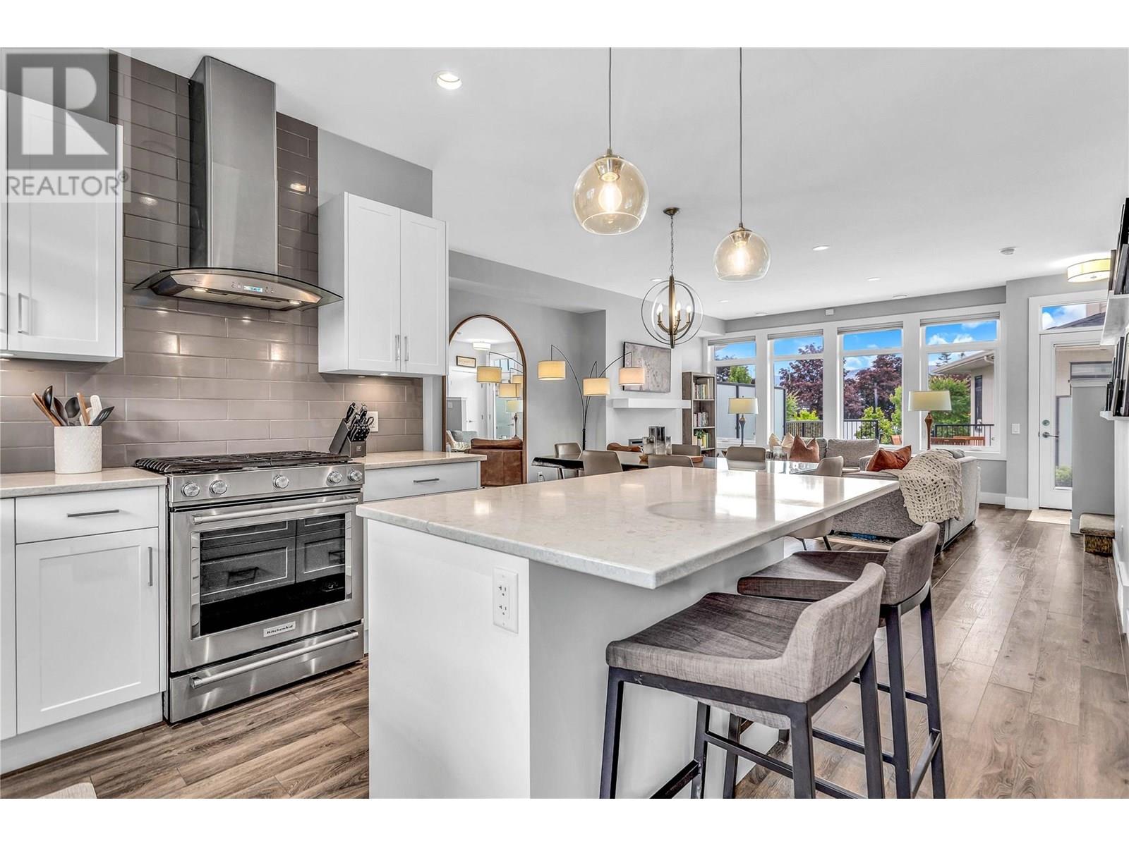 9 1102 Cameron Avenue, Kelowna