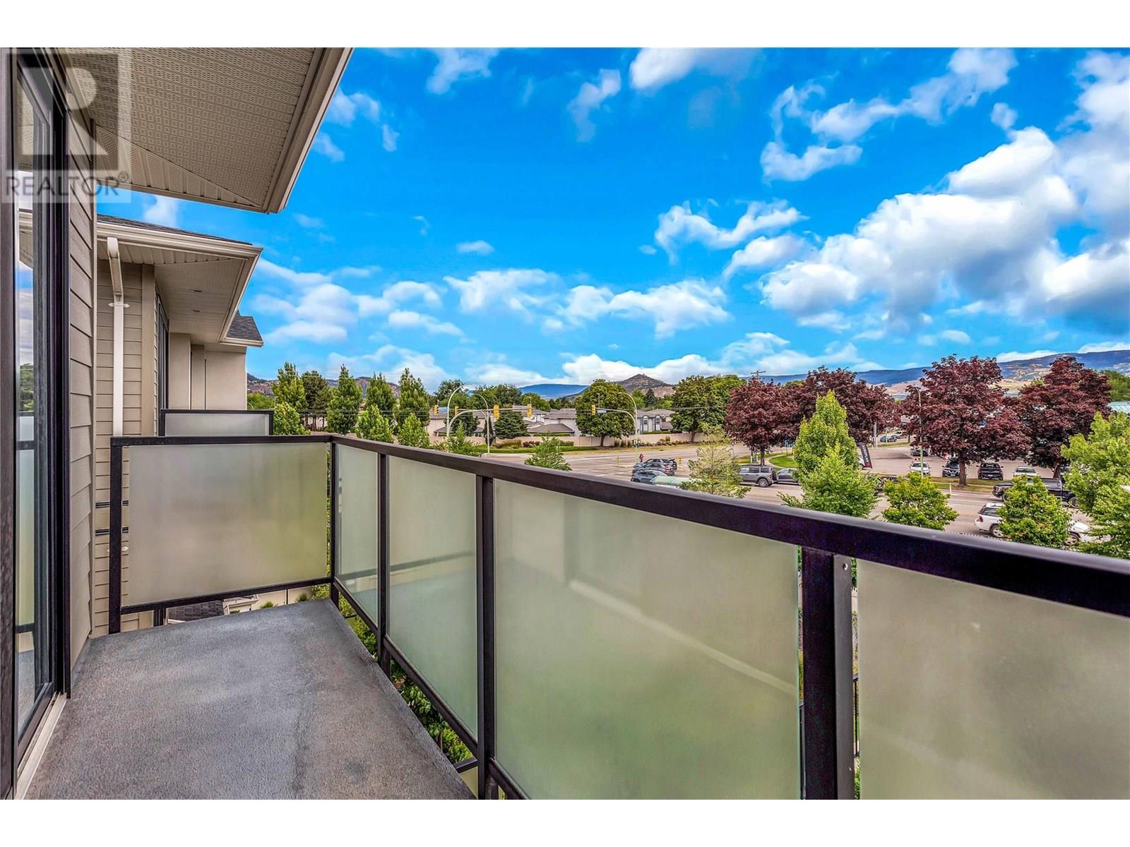 9 1102 Cameron Avenue, Kelowna