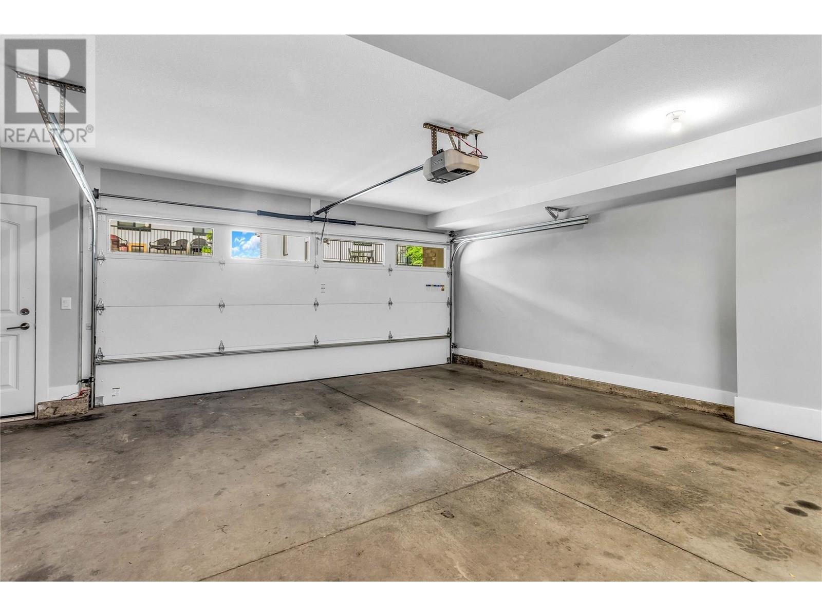 9 1102 Cameron Avenue, Kelowna