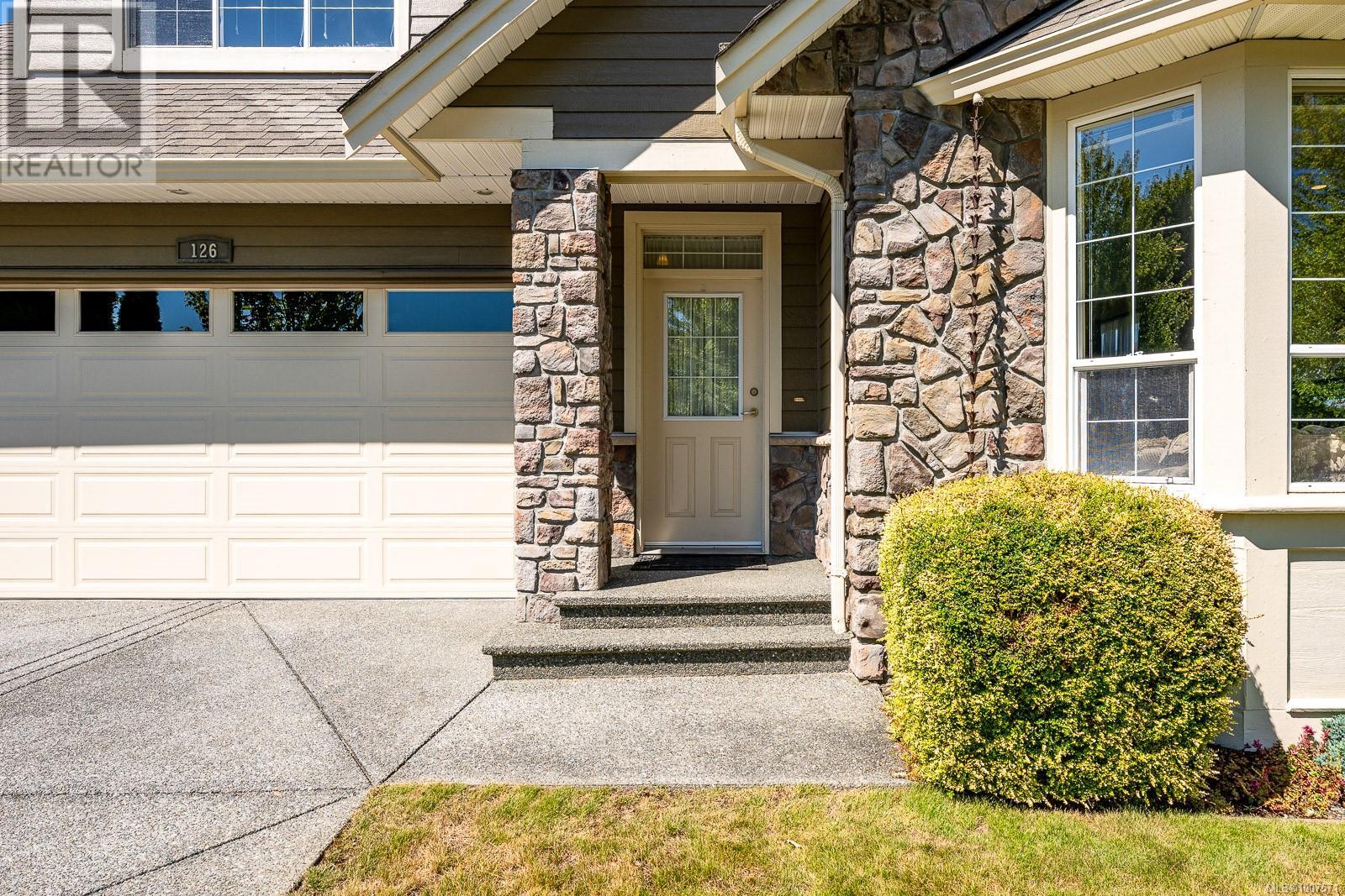 Photo 6 of 126 Vermont Dr, Campbell River BC