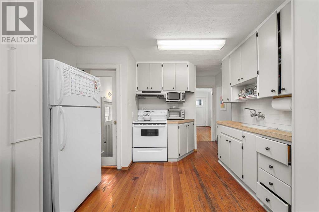Photo 4 of 715 4 A Street Nw, Calgary AB
