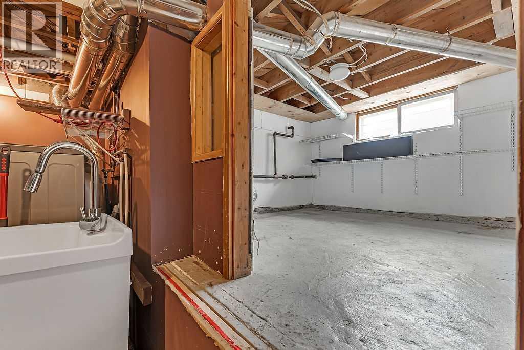Photo 16 of 715 4 A Street Nw, Calgary AB