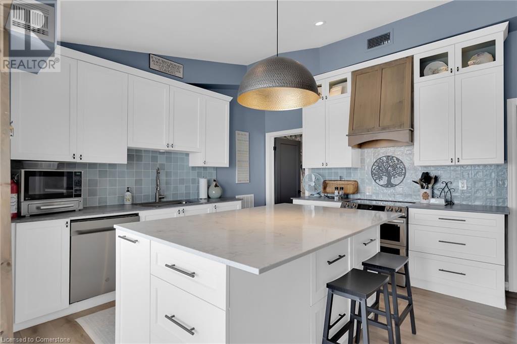 Photo 37 of 1200 Lakeshore Road, Selkirk ON