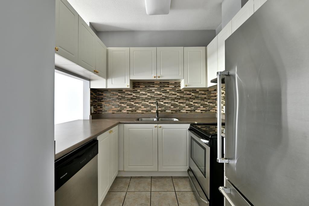 Photo 4 of 201 19897 56 Avenue, Langley BC