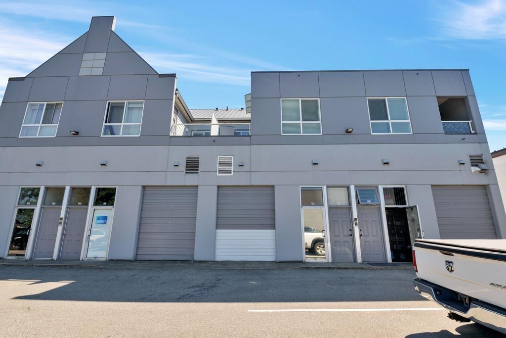 Photo 1 of 201 19897 56 Avenue, Langley BC