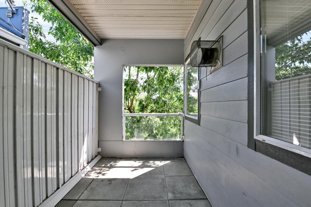 Photo 12 of 201 19897 56 Avenue, Langley BC