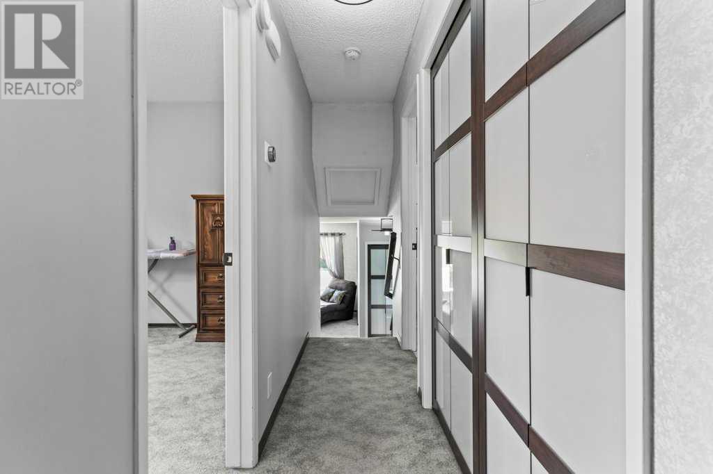 Single Family House 4 Level for Sale in  Beacham Rise NW Beddington Heights Calgary 