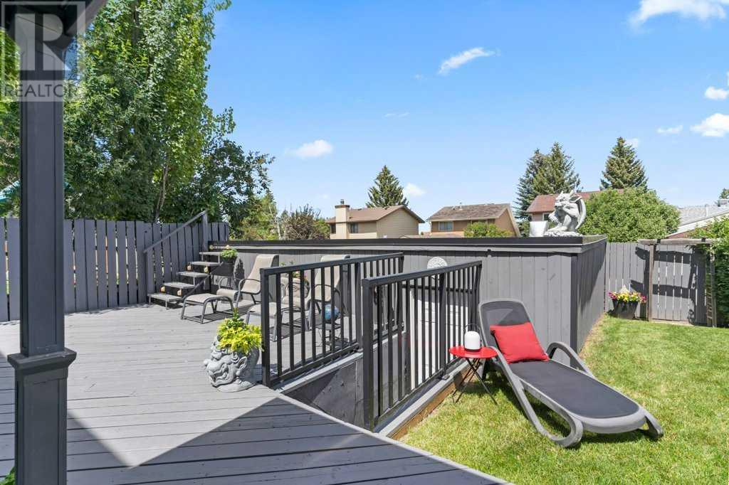 Single Family House 4 Level for Sale in  Beacham Rise NW Beddington Heights Calgary 