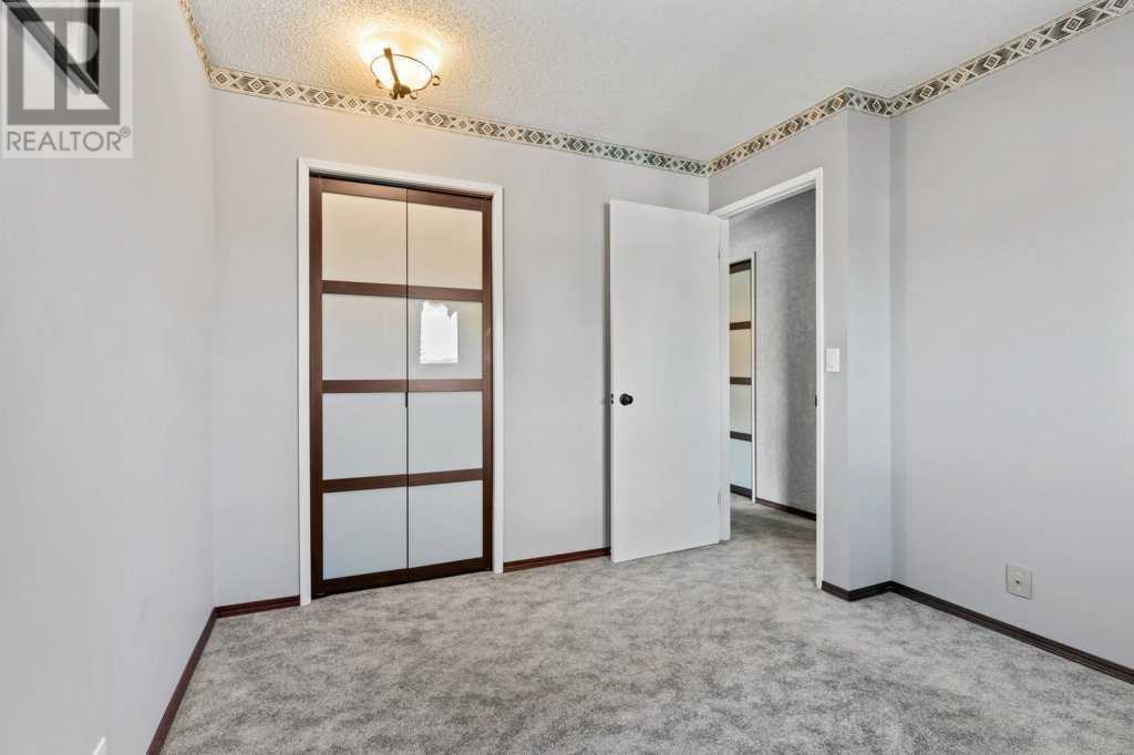 Single Family House 4 Level for Sale in  Beacham Rise NW Beddington Heights Calgary 