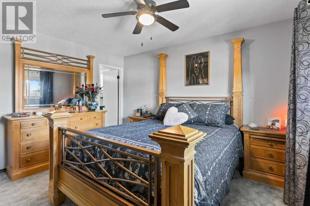 Single Family House 4 Level for Sale in  Beacham Rise NW Beddington Heights Calgary 