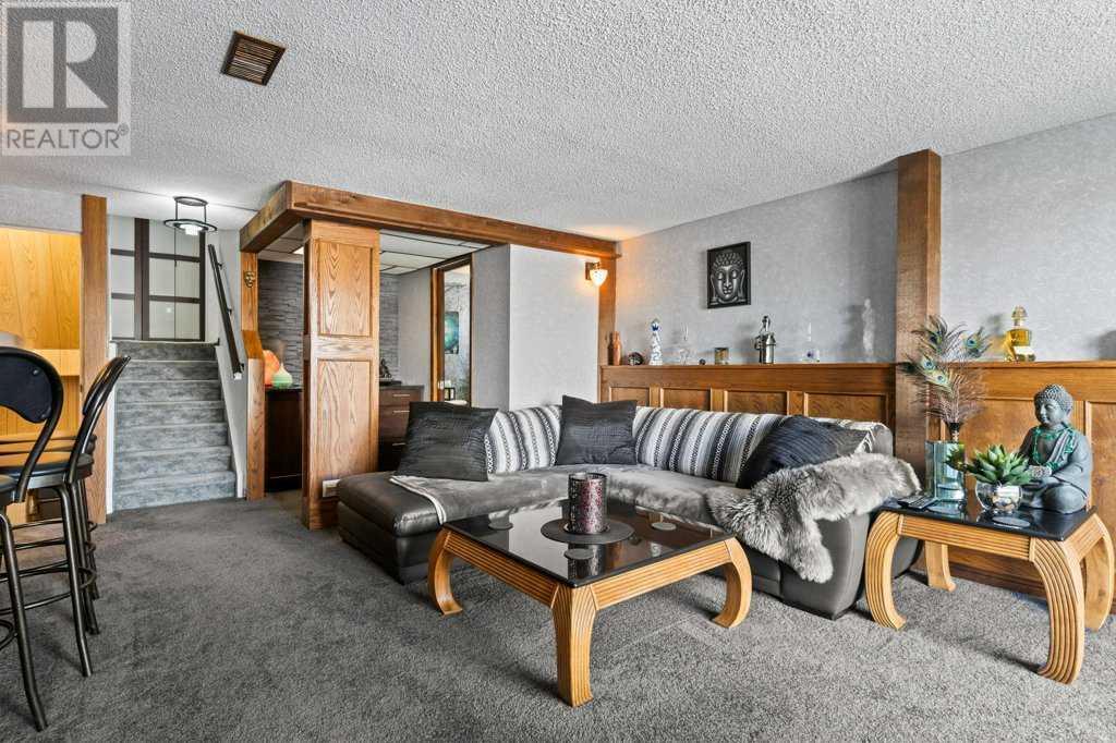 Single Family House 4 Level for Sale in  Beacham Rise NW Beddington Heights Calgary 