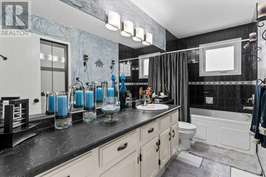 Single Family House 4 Level for Sale in  Beacham Rise NW Beddington Heights Calgary 