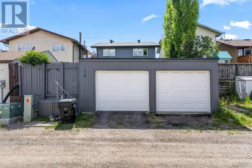 Single Family House 4 Level for Sale in  Beacham Rise NW Beddington Heights Calgary 