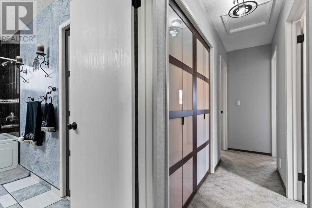 Single Family House 4 Level for Sale in  Beacham Rise NW Beddington Heights Calgary 