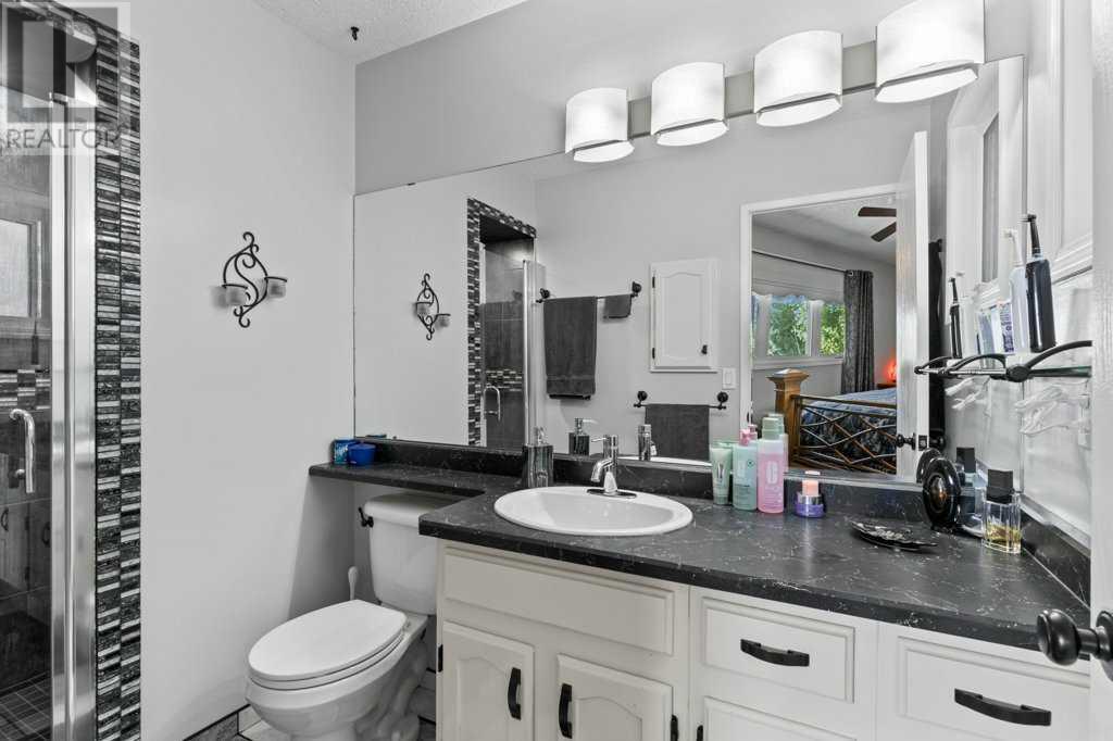Single Family House 4 Level for Sale in  Beacham Rise NW Beddington Heights Calgary 