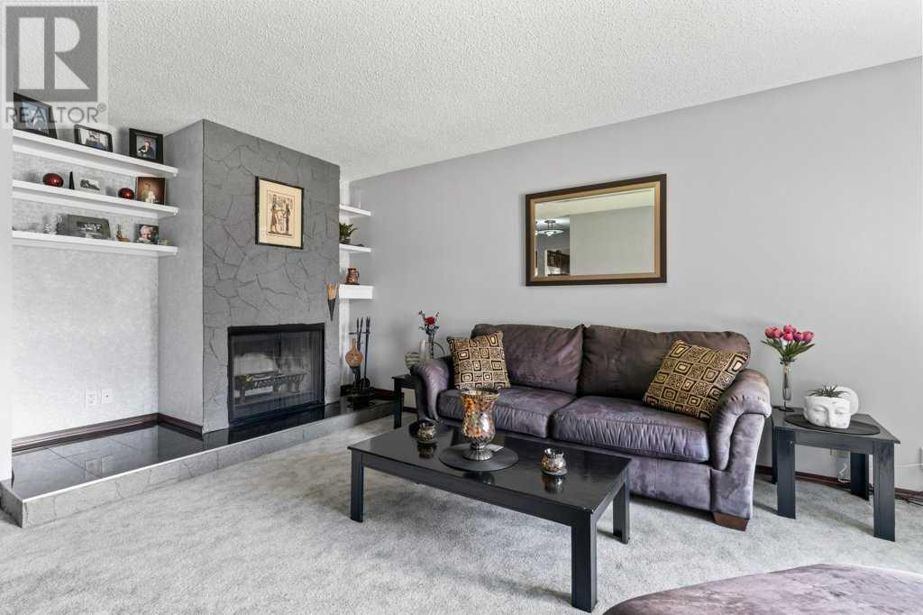 Single Family House 4 Level for Sale in  Beacham Rise NW Beddington Heights Calgary 
