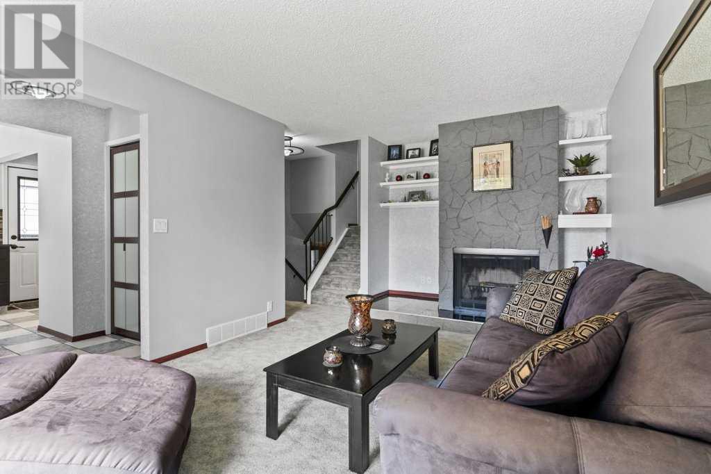 Single Family House 4 Level for Sale in  Beacham Rise NW Beddington Heights Calgary 