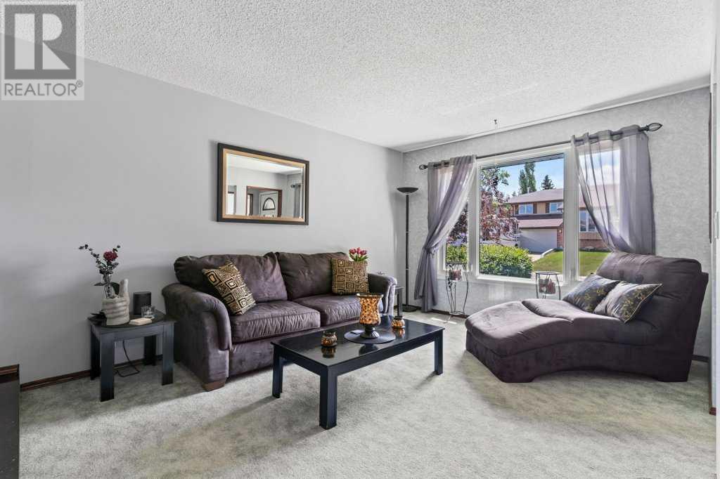 Single Family House 4 Level for Sale in  Beacham Rise NW Beddington Heights Calgary 