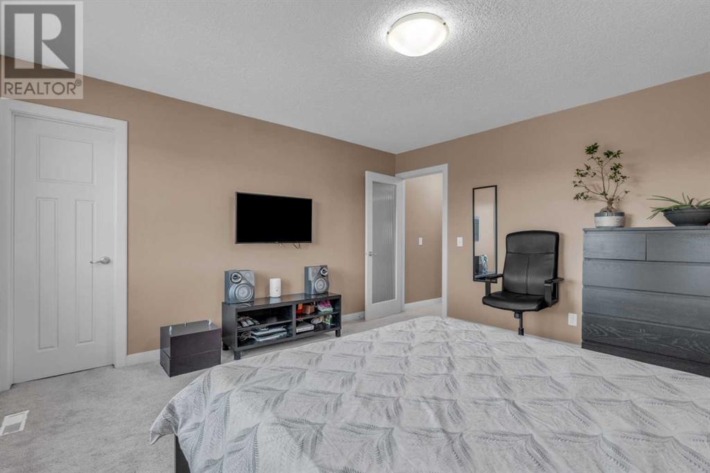 Single Family House for Sale in  Everhollow Green SW Evergreen Calgary 