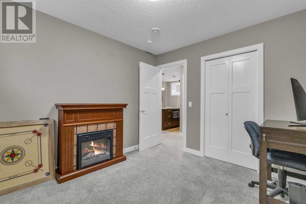 Single Family House for Sale in  Everhollow Green SW Evergreen Calgary 