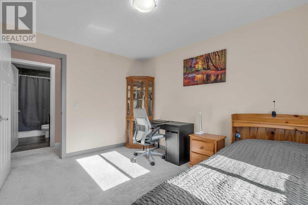 Single Family House for Sale in  Everhollow Green SW Evergreen Calgary 