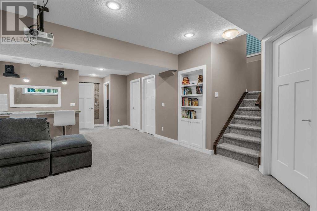 Single Family House for Sale in  Everhollow Green SW Evergreen Calgary 