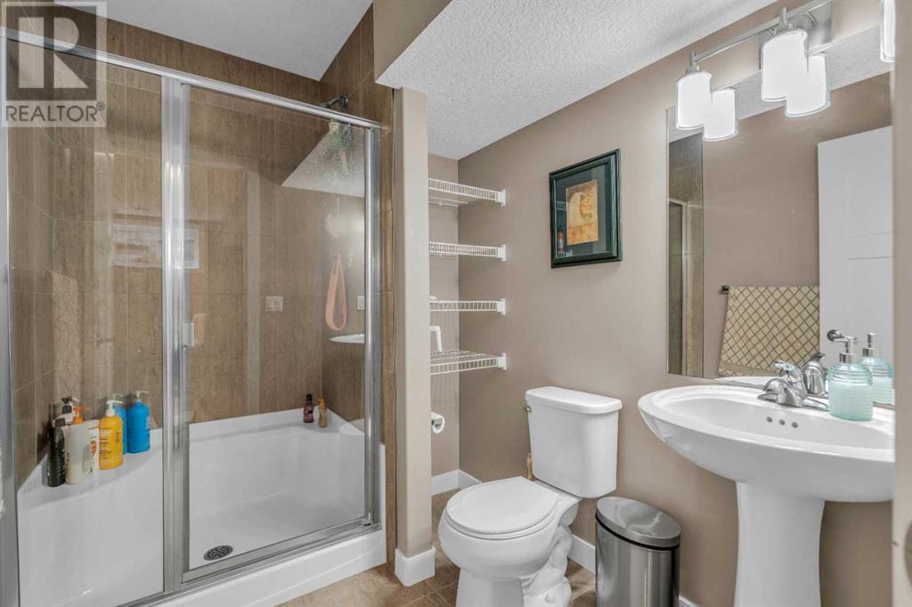 Single Family House for Sale in  Everhollow Green SW Evergreen Calgary 