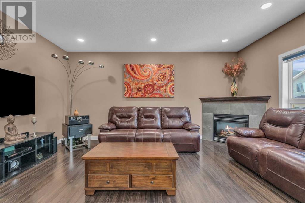 Single Family House for Sale in  Everhollow Green SW Evergreen Calgary 