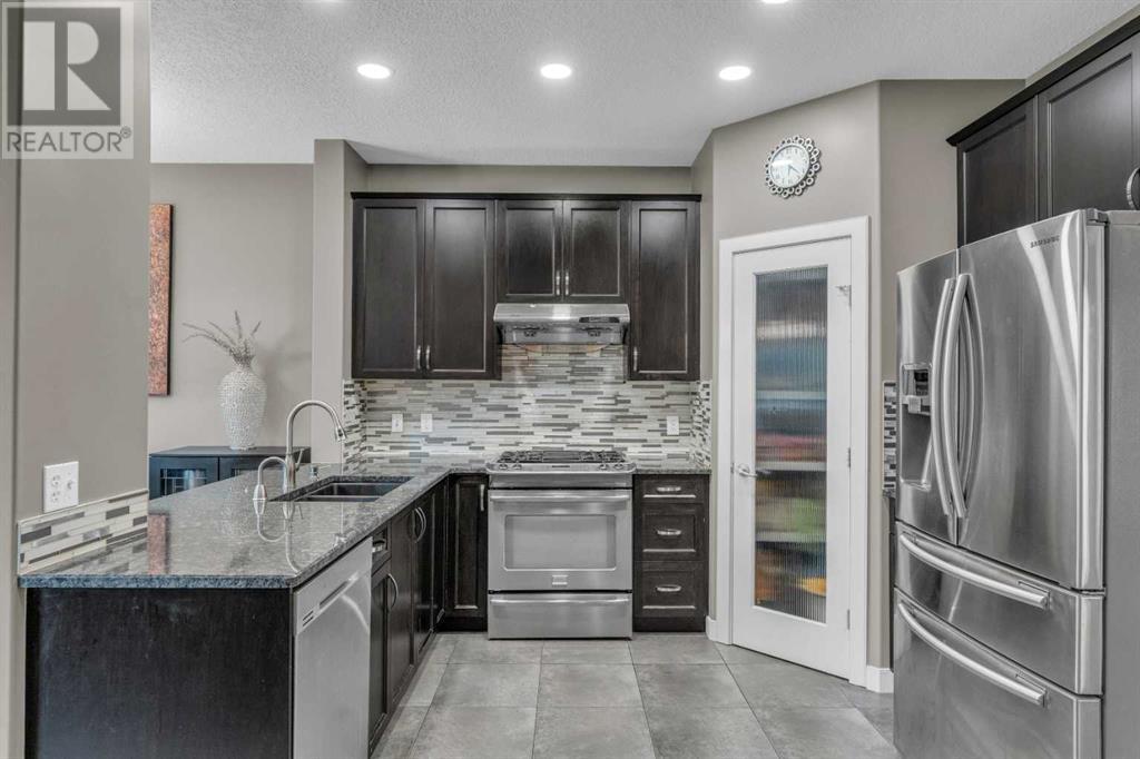 Single Family House for Sale in  Everhollow Green SW Evergreen Calgary 