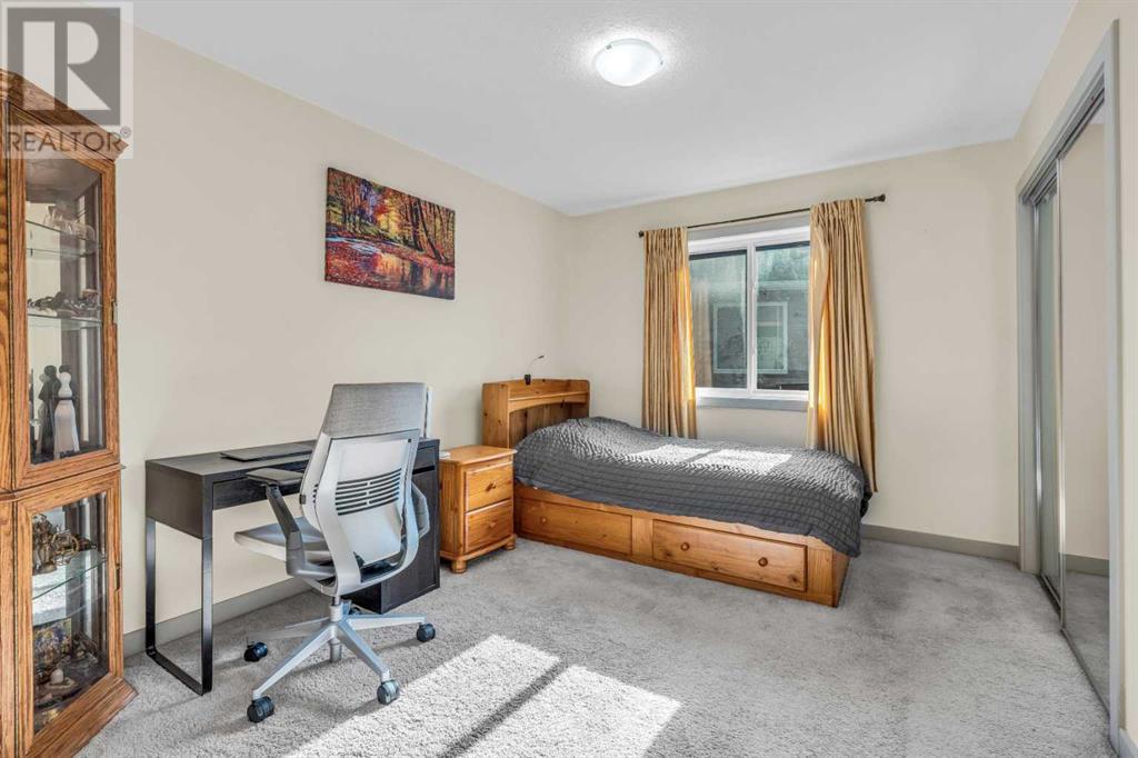 Single Family House for Sale in  Everhollow Green SW Evergreen Calgary 