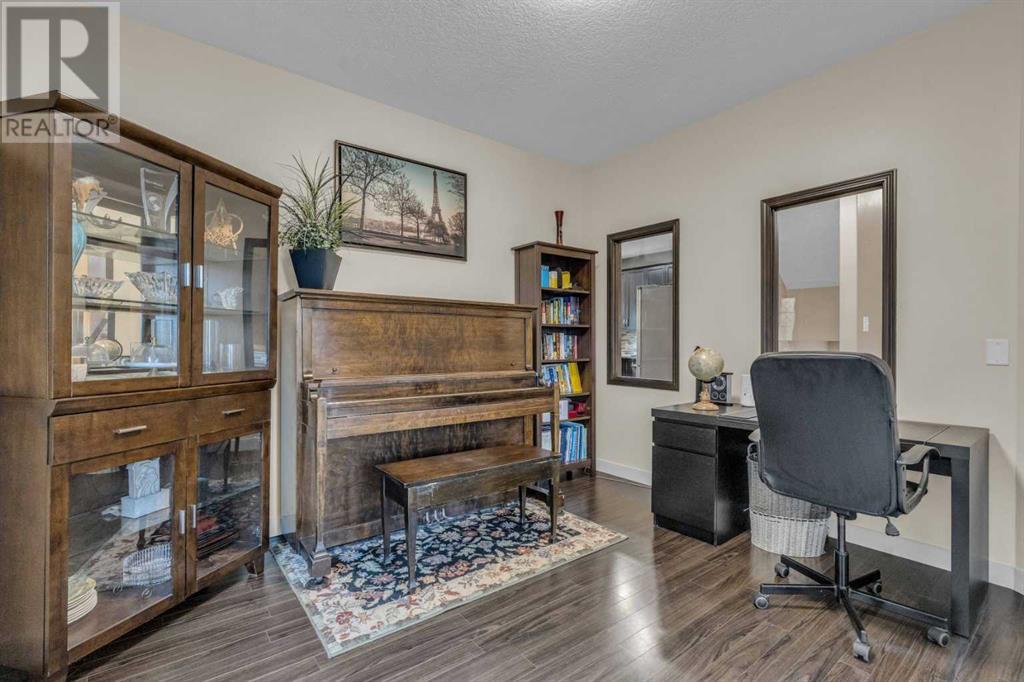 Single Family House for Sale in  Everhollow Green SW Evergreen Calgary 
