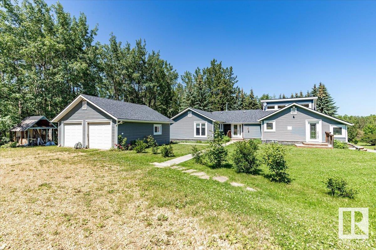 Photo 1 of 8 465070 Rge Road 20, Rural Wetaskiwin County AB