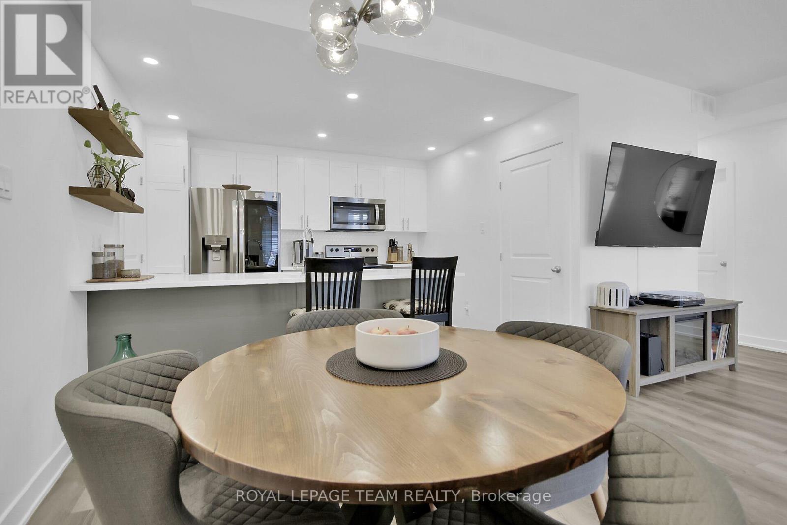 Photo 18 of H 300 Tulum Crescent, Ottawa ON